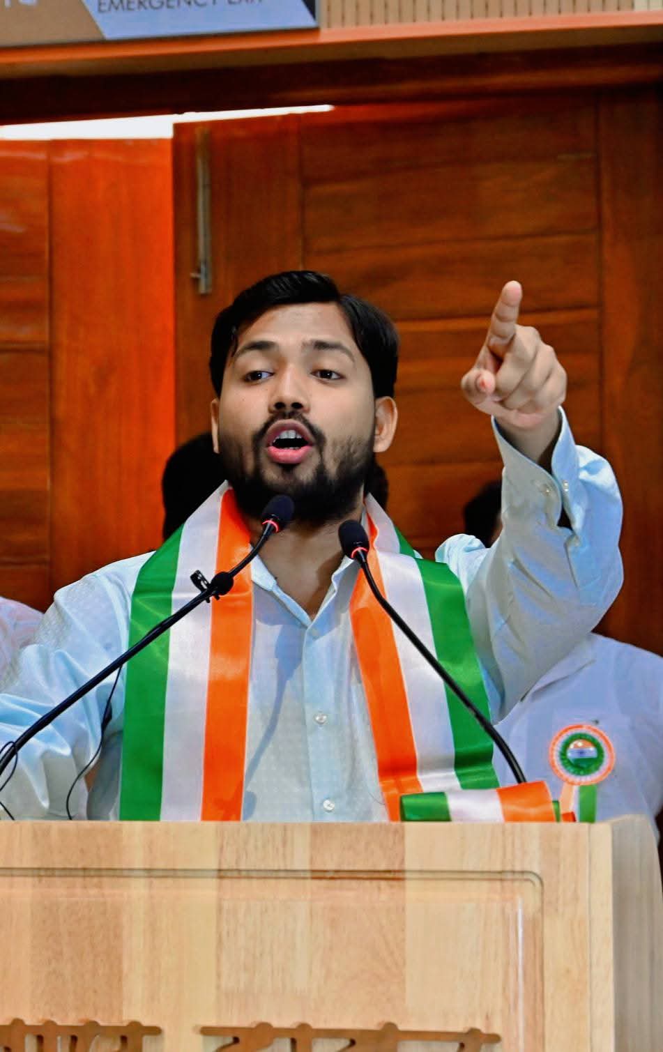 लाडो बानी फैंस क्लब ट्रस्ट के आयोजन में खान सर ने चंपारण सत्याग्रह पर दी प्रेरक बातें